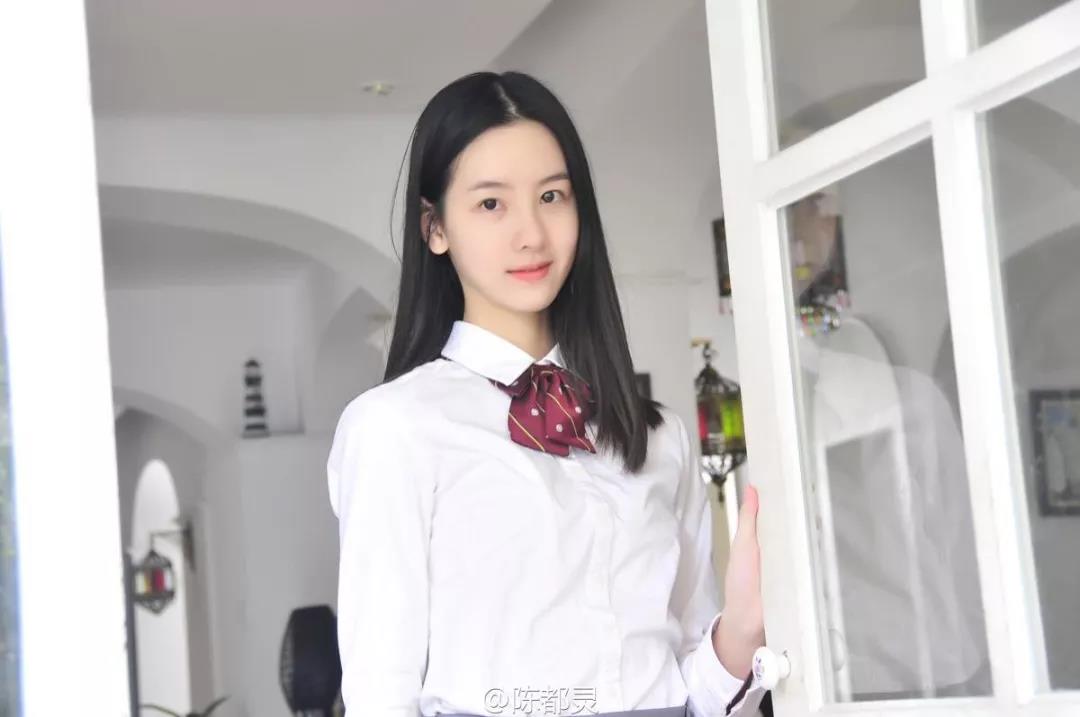 从清纯少女到精致御姐范儿，陈都灵如何做到碾压众多一线女星？